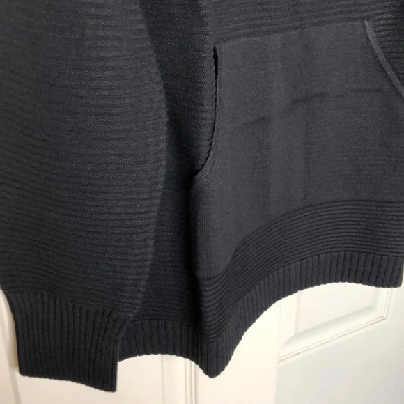 ISAAC MIZRAHI LIVE Black Pop Over Sweater - Picture 3 of 6